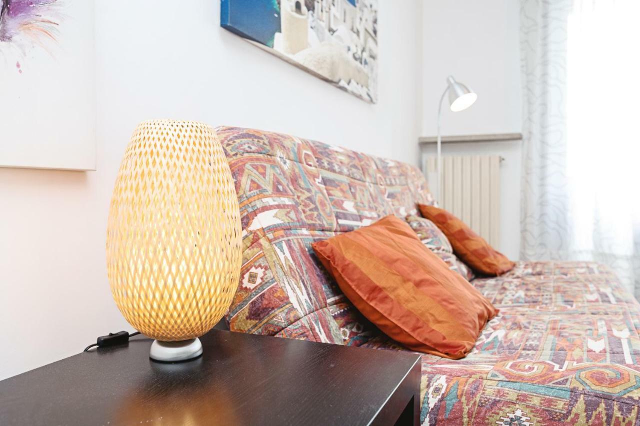 Colourful Flat Borgo Roma Apartment Верона Екстериор снимка