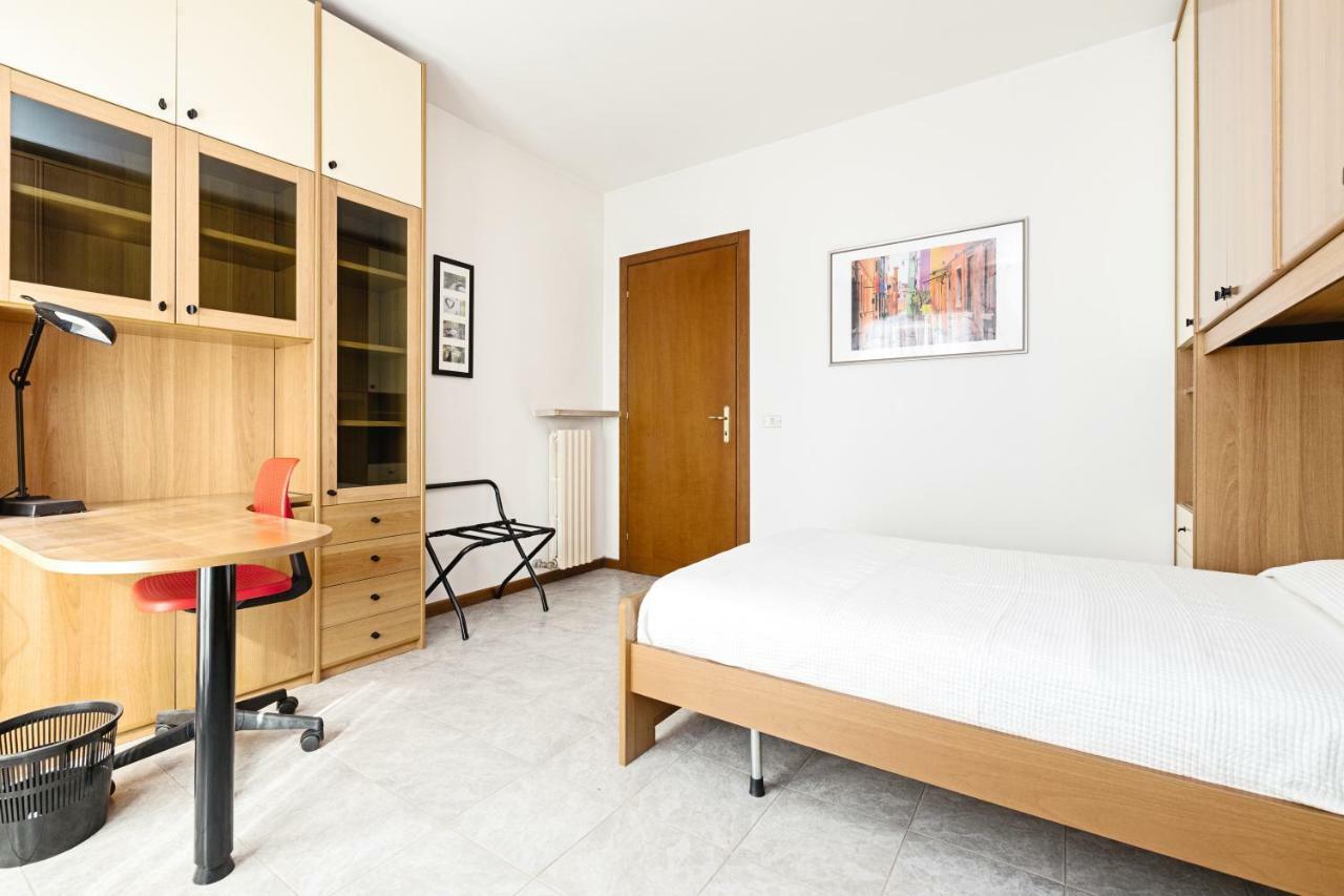 Colourful Flat Borgo Roma Apartment Верона Екстериор снимка