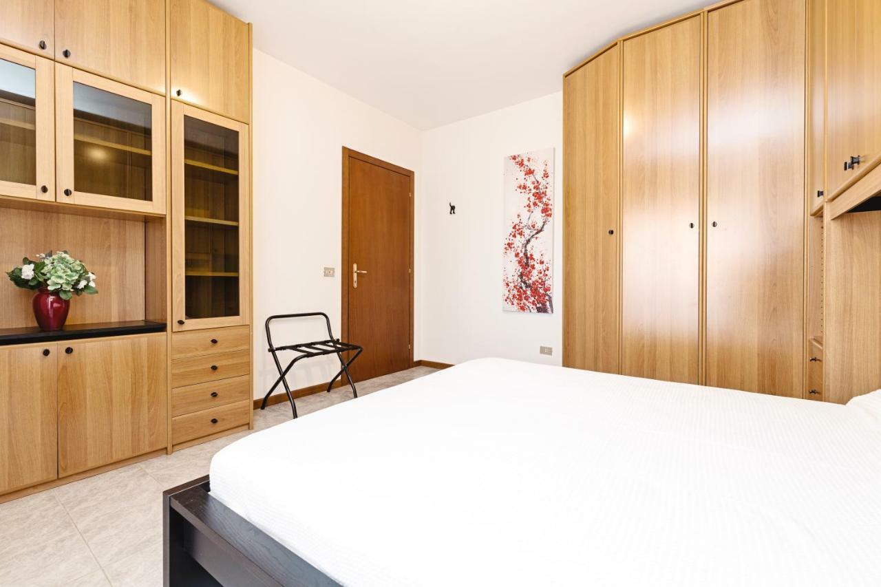Colourful Flat Borgo Roma Apartment Верона Екстериор снимка